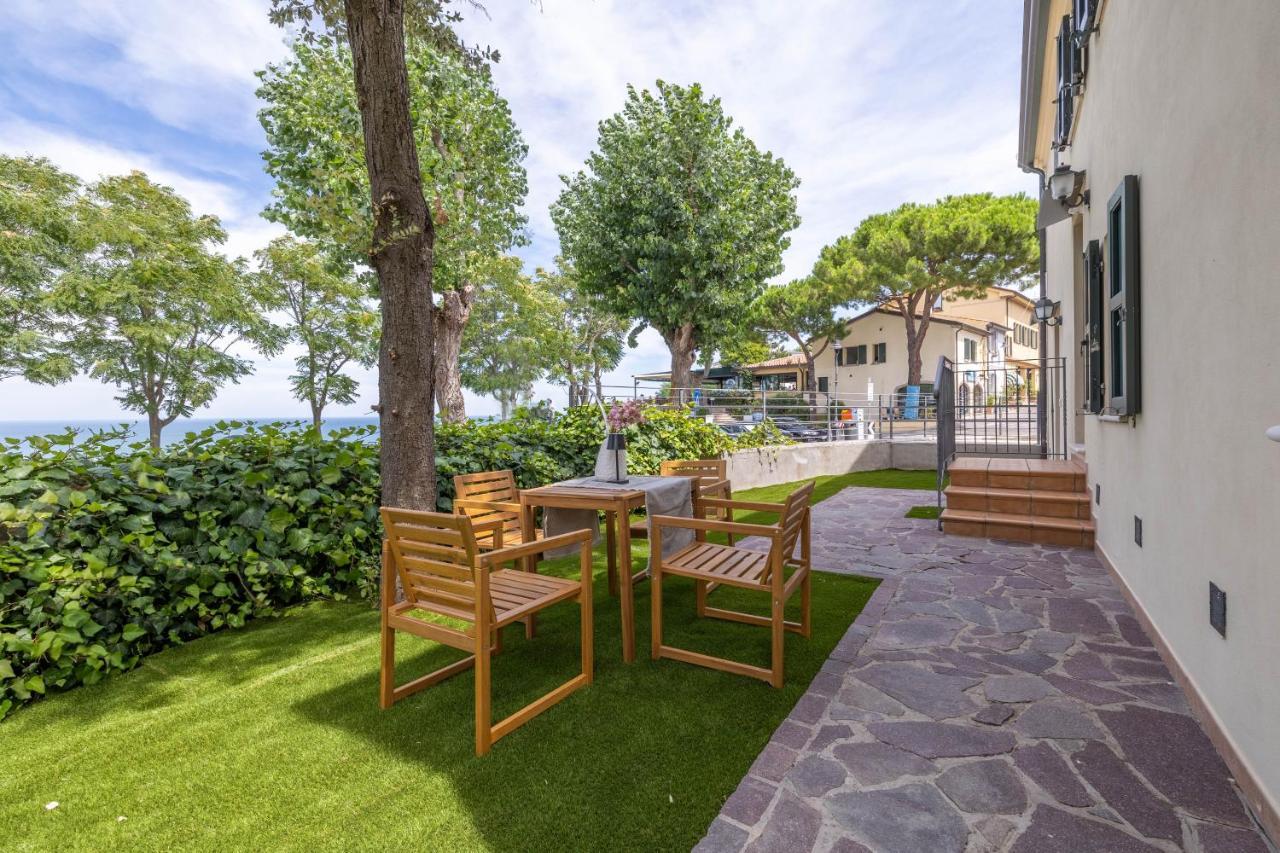 La Finestra Sul Mare - Appartamento Con Vista Gabicce Mare Esterno foto